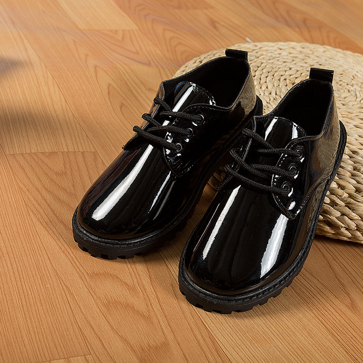Patent Leather Oxford - Chłopięce buty wizytowe z lakierowanej skóry,