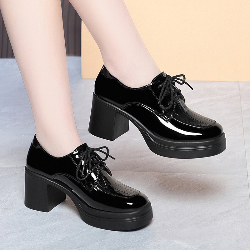 Eleganckie, wygodne, skórzane  – Patent Leather Oxford recenzja i cena