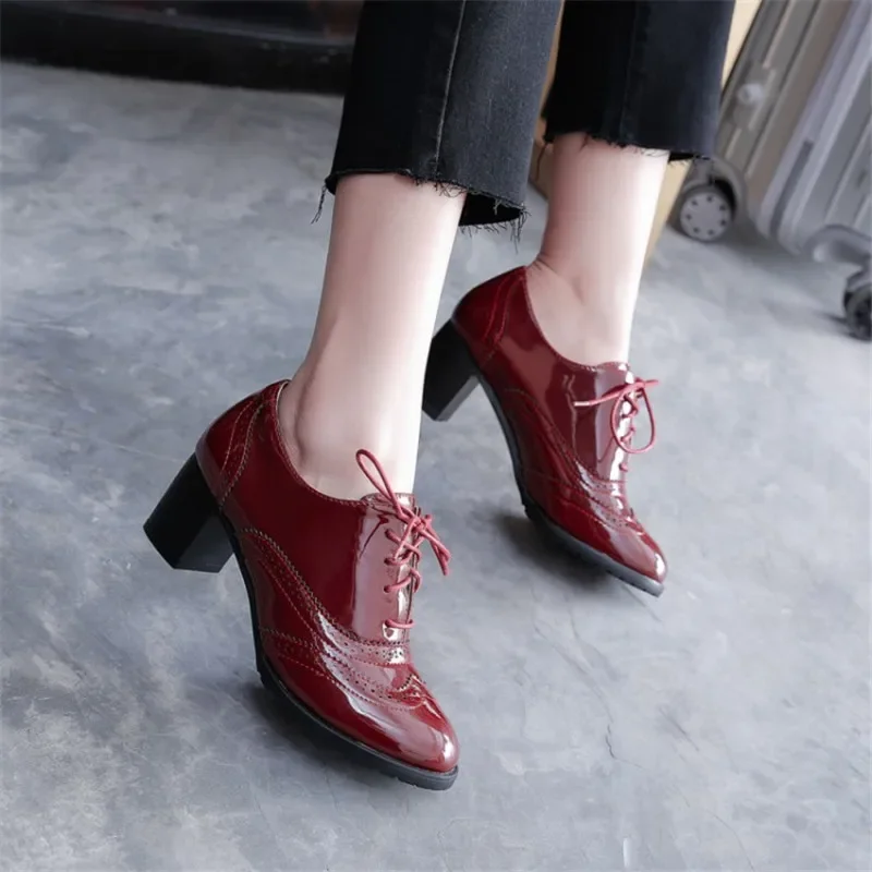 Brytyjskie damskie oksfordki n – Patent Leather Oxford recenzja i cena