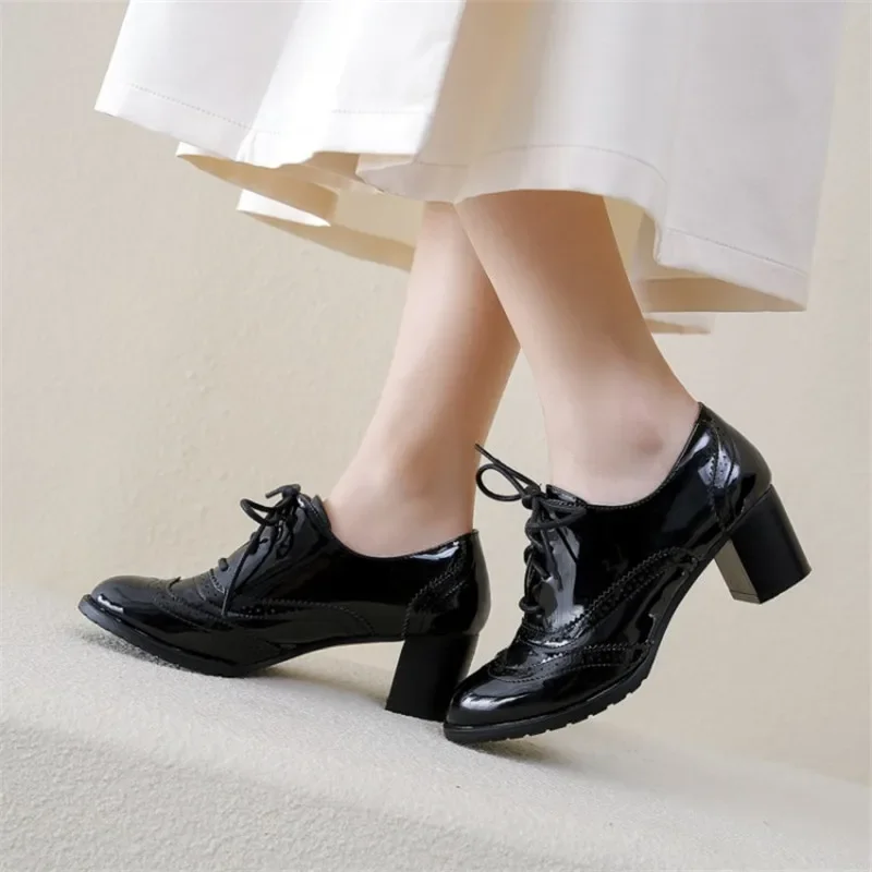 Brytyjskie damskie oksfordki n – Patent Leather Oxford recenzja i cena